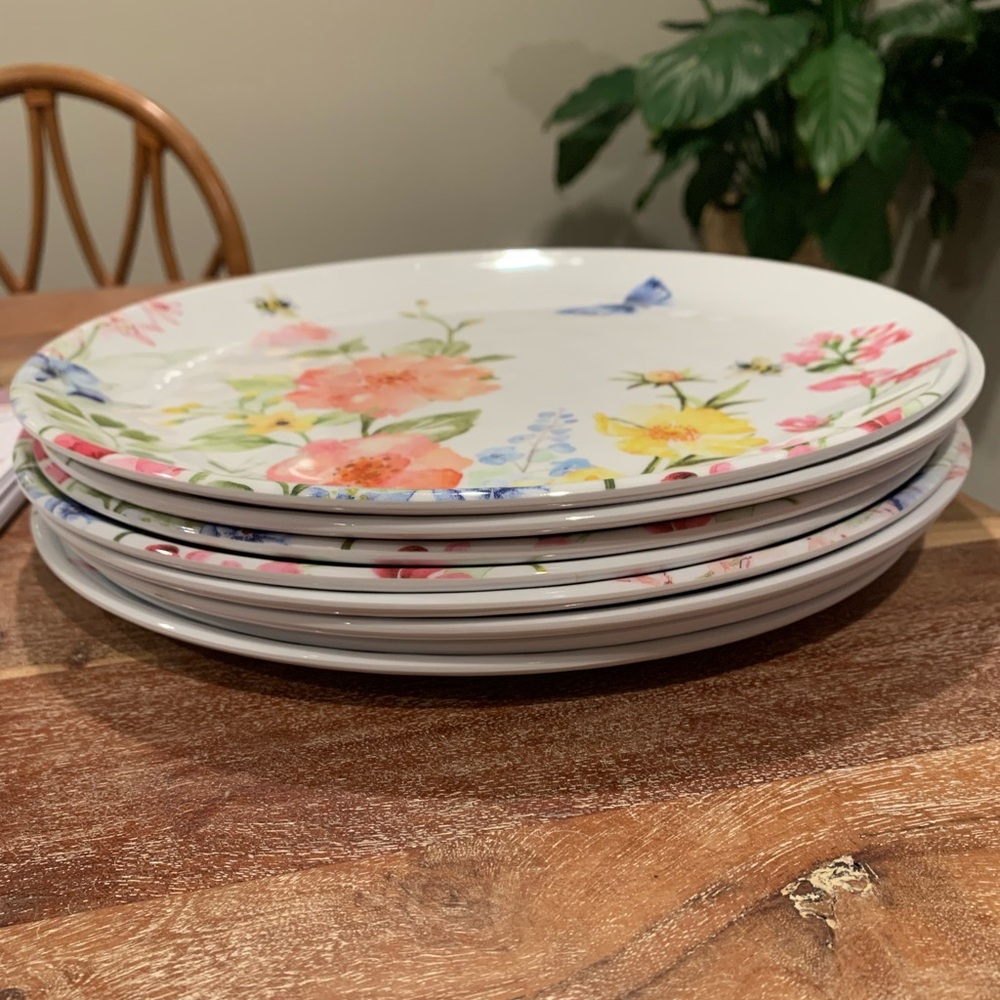 The Farmhouse by Rachel Ashwell: Melamine Floral Dinner Plates - Set of 8 - Picture 2 of 4